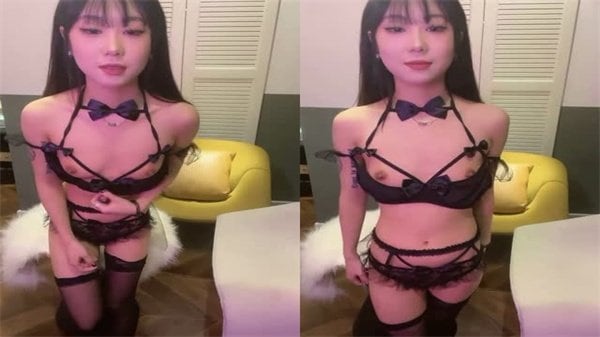 黑丝苗窕贫乳骚货口交狼友鸡巴上位坐骑操_